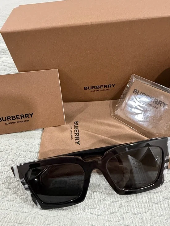 Burberry Briar Sunglasses - Picture 8 of 10